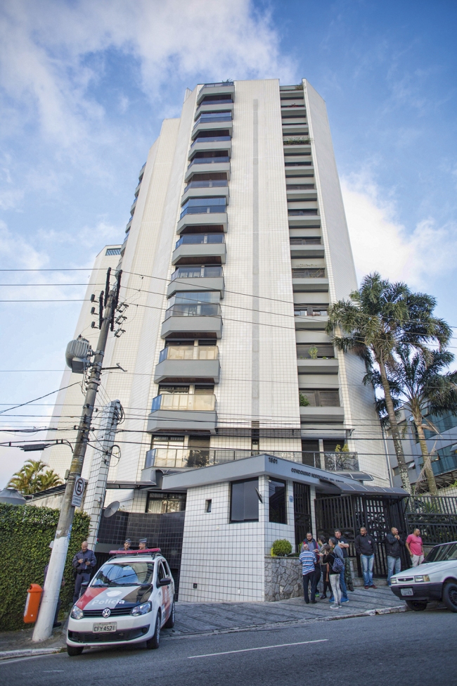 Após oito reprovações, mulher faz festa com 'bolo de CNH' ao tirar  habilitação, Paraíba